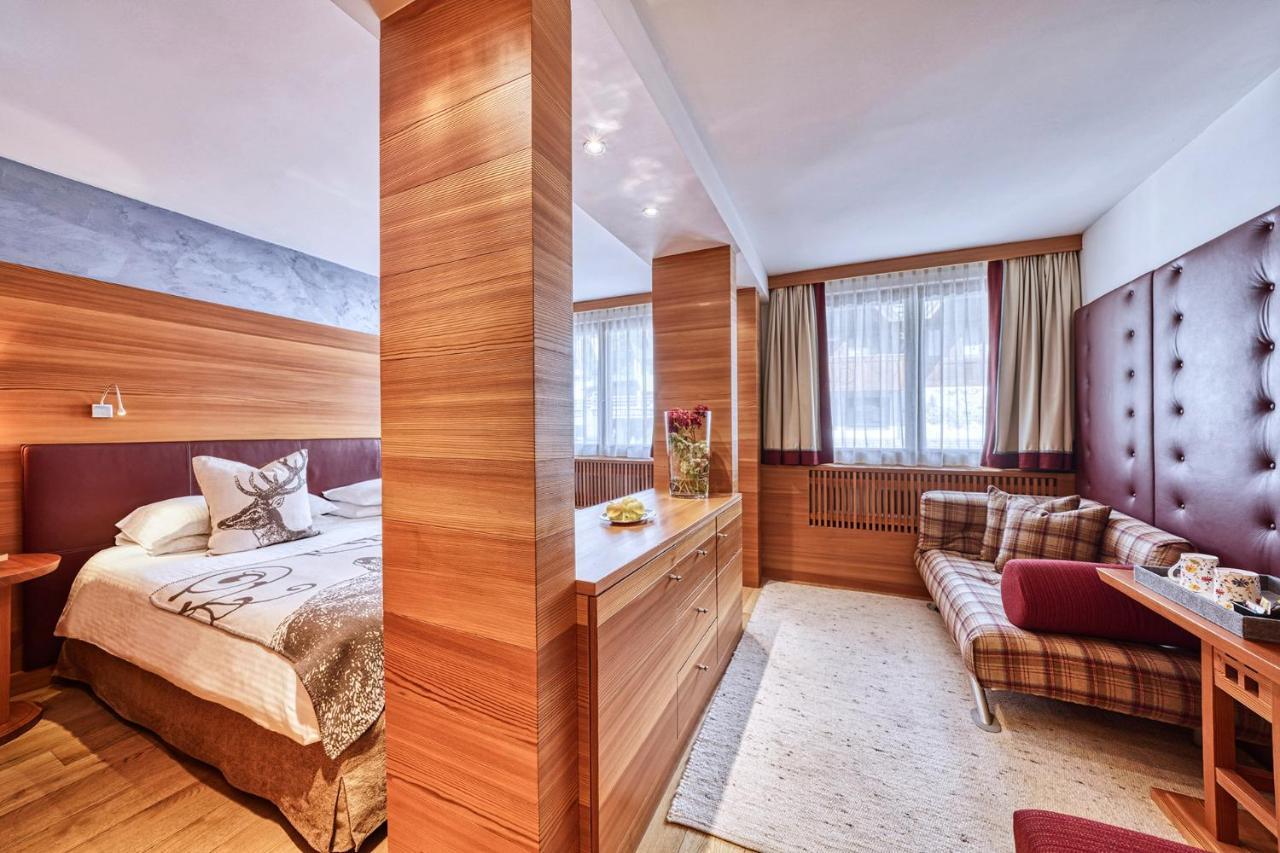 Majestic Hotel Мадонна-ди-Кампильо Экстерьер фото